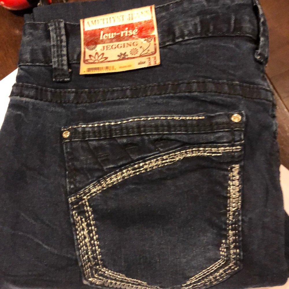Amethyst Jeans low rise never worn